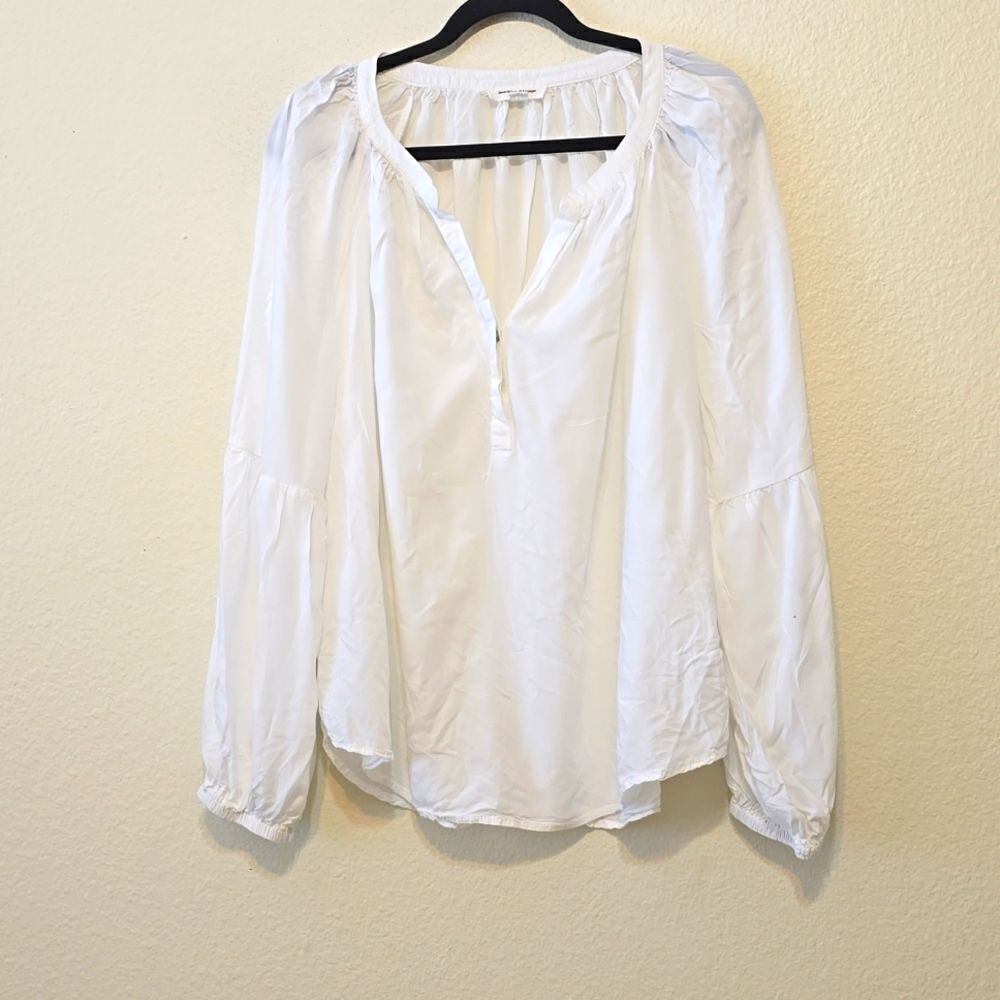 Beach lunch lounge white blouse size XL
